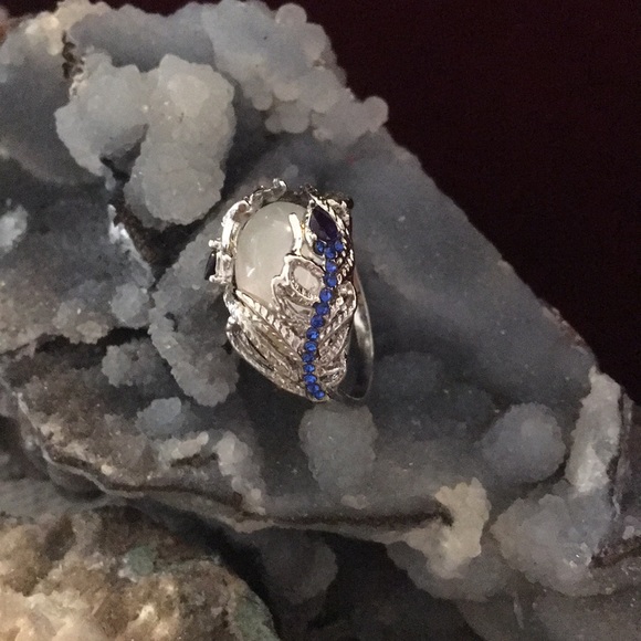 ⬇️Unique floral Moonstone⬇️ - Picture 7 of 7